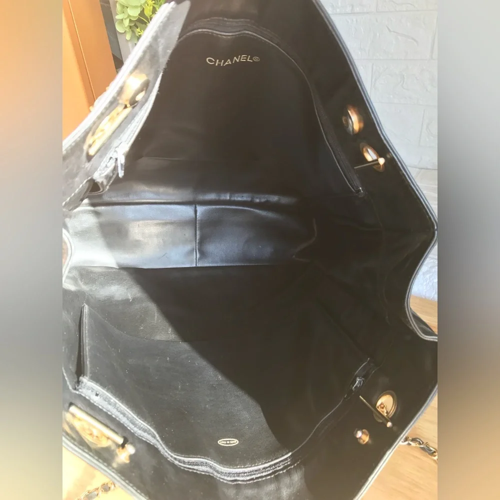 ✅CHANEL LAMBSKIN QUILTED SHOULDER TOTE GOLD CHAIN